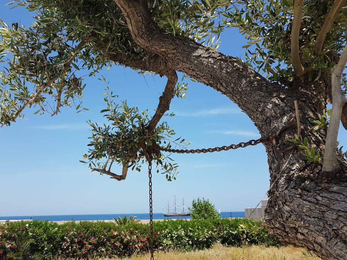 جيوفيناتسو Bed & Breakfast Del Faro المظهر الخارجي الصورة